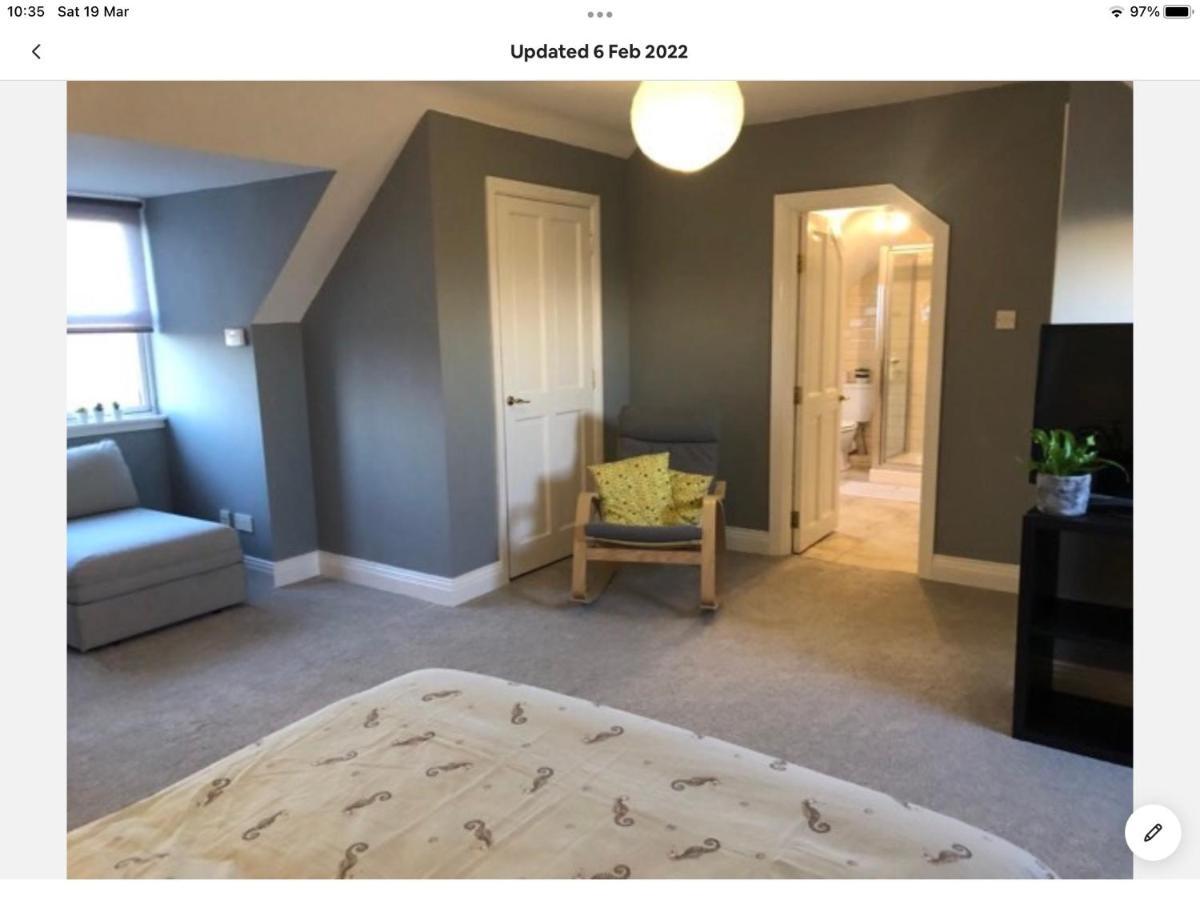Cois Na Mara Eire Code V15 T677 Bed & Breakfast Derrynadivva